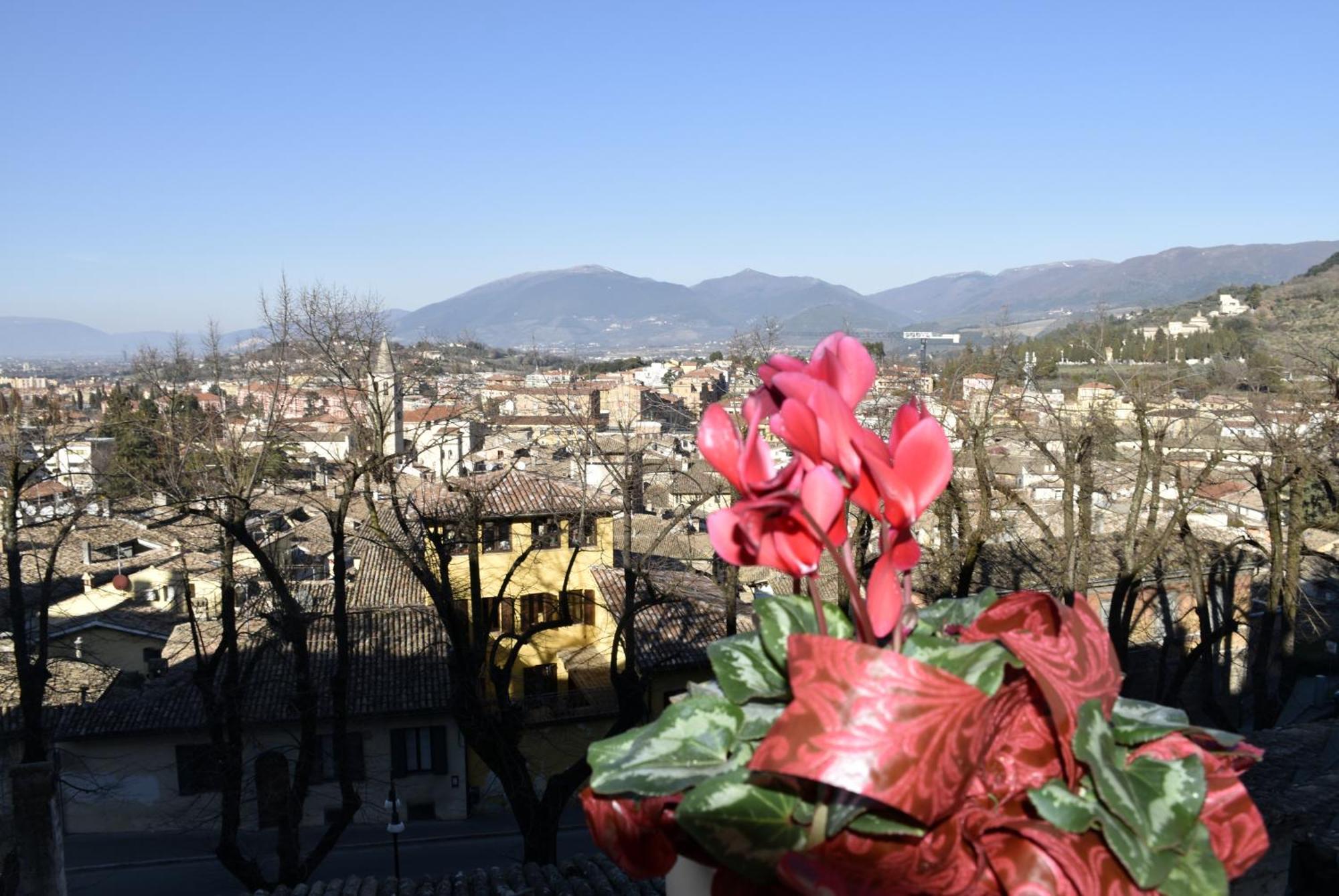 Le Mura Antiche Spoleto Exterior foto